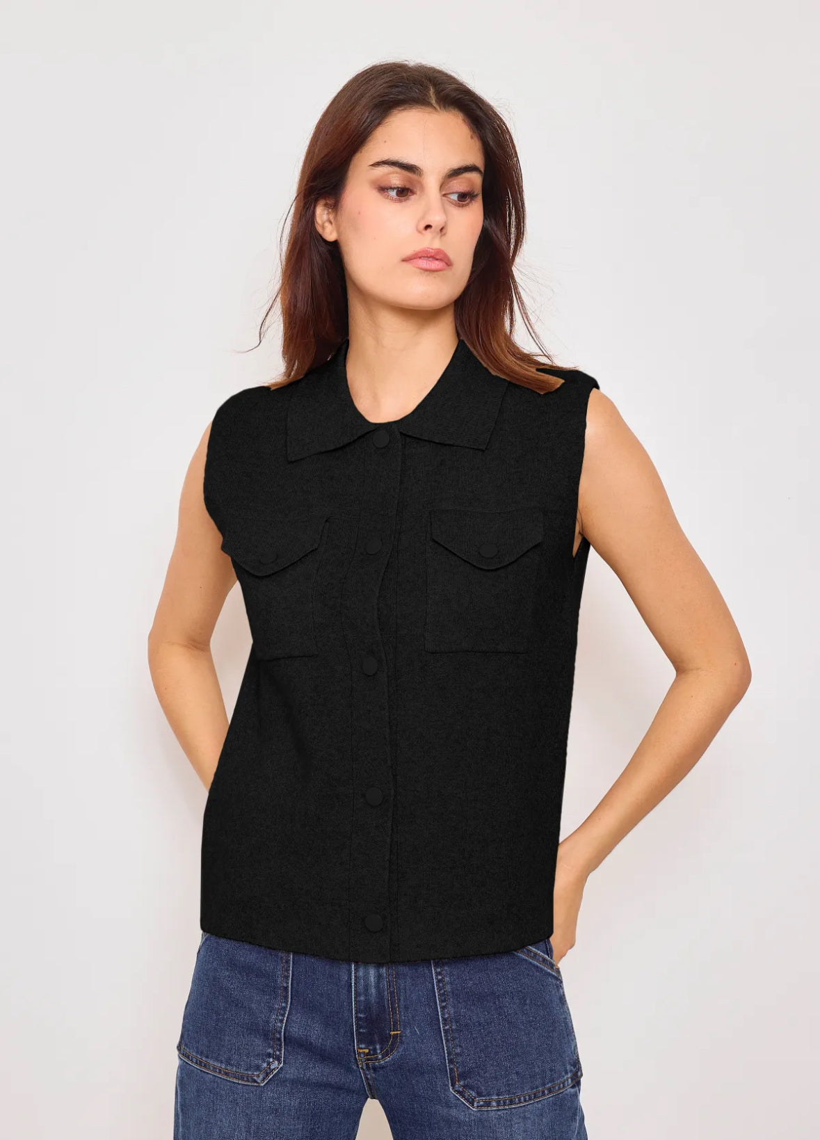 Sleeveless black Vest